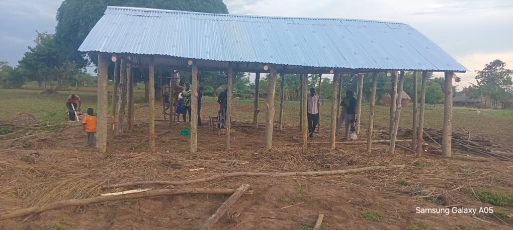 Roofed Frame Structure